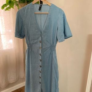 Zara button down midi chambray denim dress smocking small